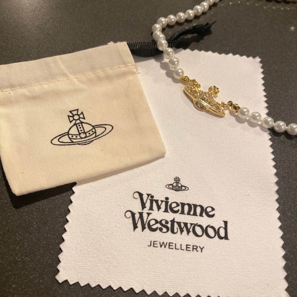 VIVIENNE WESTWOOD MINI BAS RELIEF PEARL CHOKER